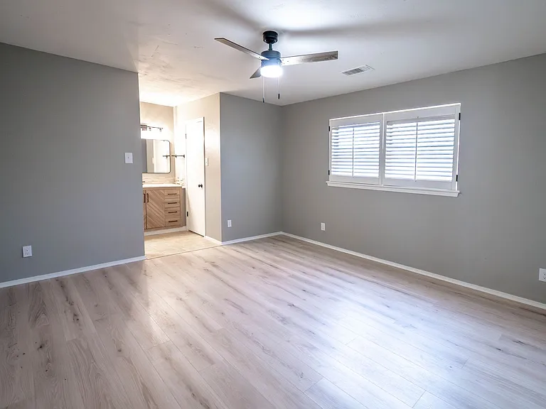 1333 Friars St — Photo 26