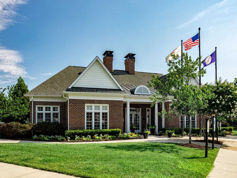 Enjoy our clubhouse complete with fitness facility, movie theater, business center and more