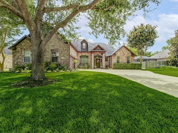 4403 Wickby St, Weston Lakes, TX 77441