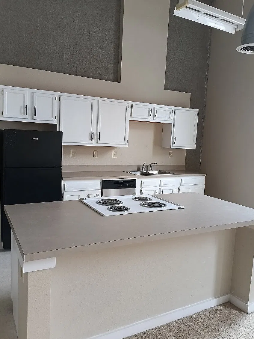 2 bed, 1400 sqft, $1,027 — Photo 1