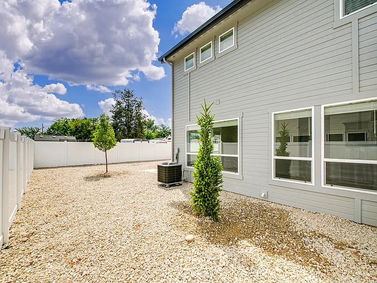 1326 N Meridian Rd — Photo 29