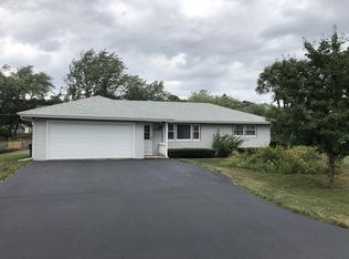 2004 Old Elm Rd, Lindenhurst, IL 60046