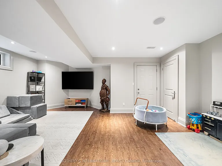 200 Donlea Dr — Photo 34