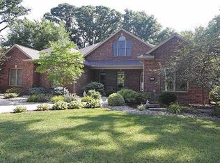 7415 Timbercrest Dr, Godfrey, IL 62035