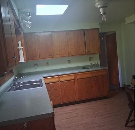 5th image of 587 E Pittsburgh St
