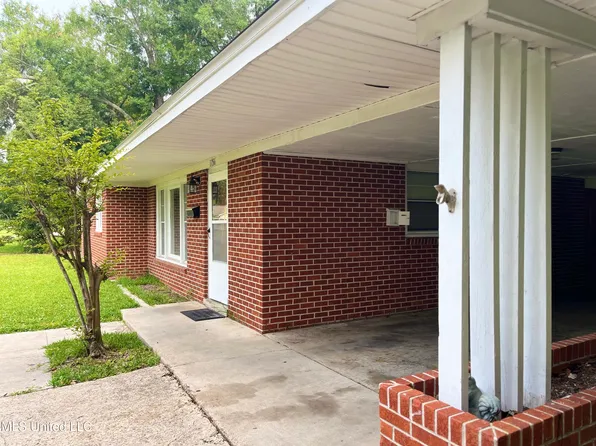 1756 State St, Biloxi, MS 39531