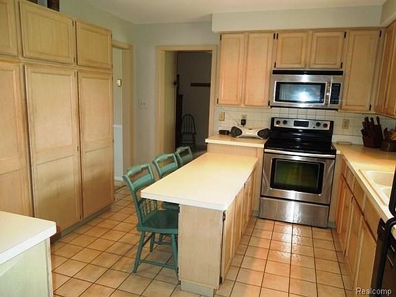 2nd image of 2180 Harvard Ct