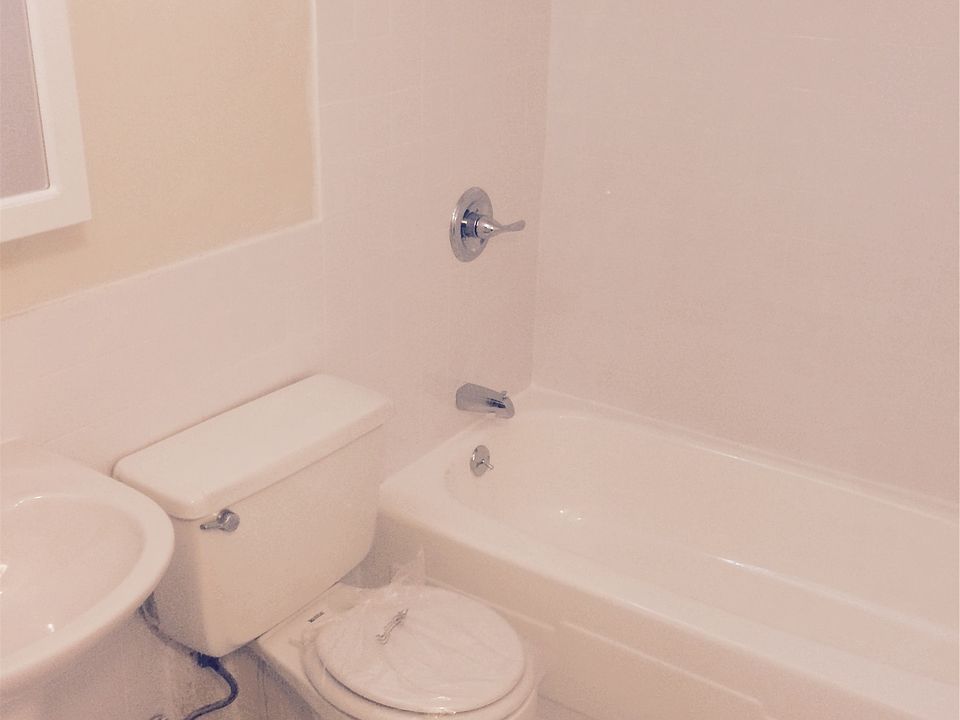 2nd image of 700 E 179th St
