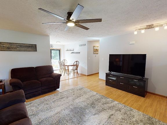 4th image of 580 W Prancer Dr S