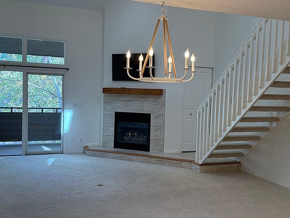 3rd image of 23700 Pondview Pl