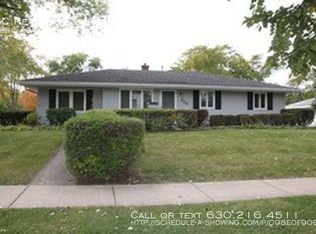 320 Wilton Ln, Schaumburg, IL 60193