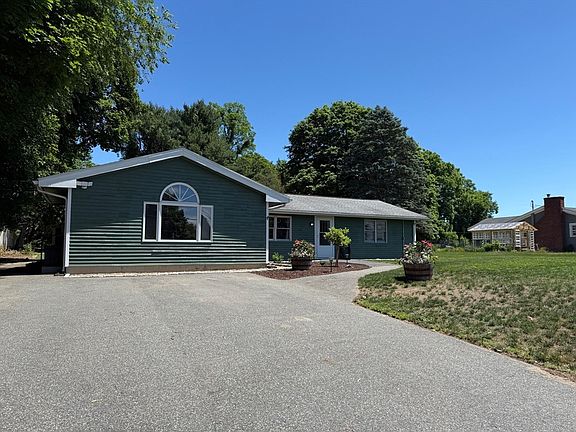 3rd image of 91 Crooked Ln