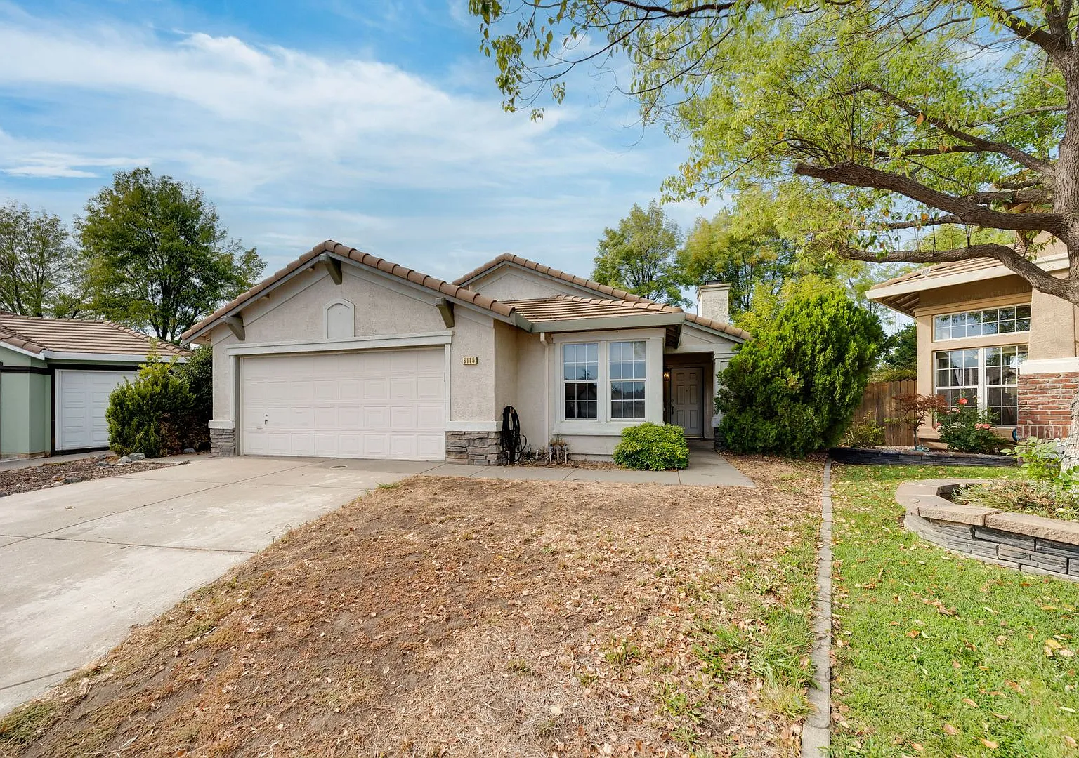 3-Bedroom Citrus Heights Home with Vaulted Ceilings, Fireplace & 2-Car Garage! — Photo 1