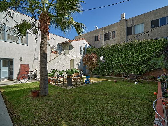 2nd image of 1133 6th St APT 1