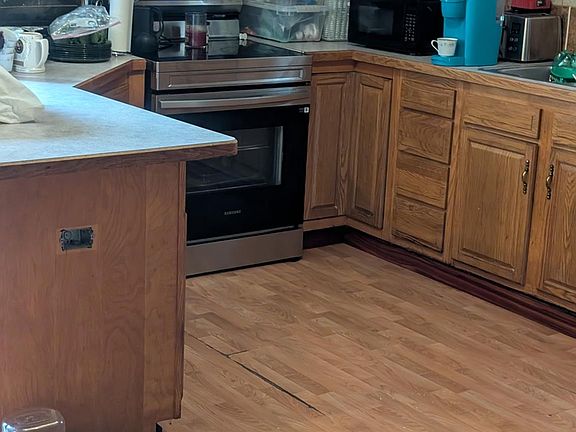 2nd image of 5008 W Burt Rd