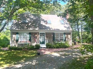 2 Marchants Path, Edgartown, MA 02539