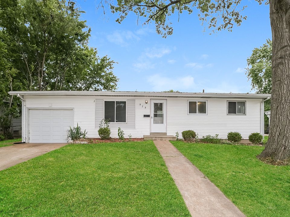 1st image of 575 Versailles Dr