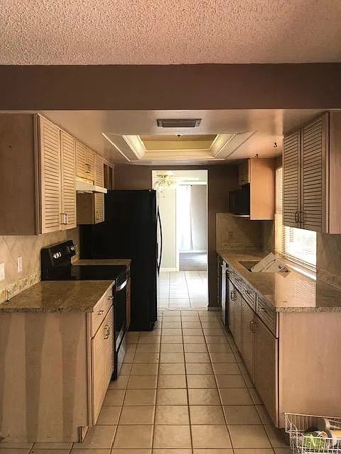 3 bed, 1608 sqft, $2,800 — Photo 2
