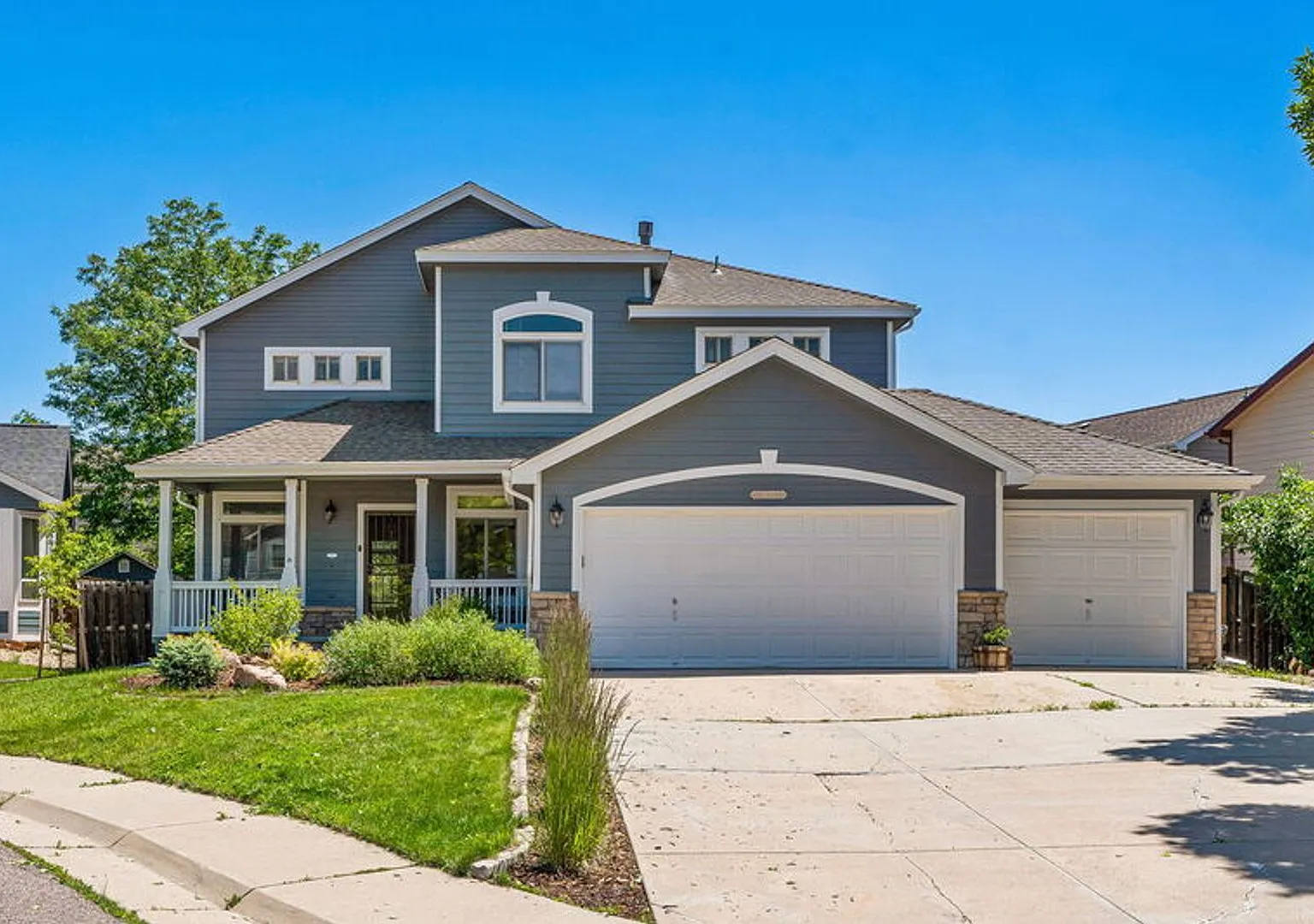 Beautiful Home in Morrison! — Photo 1