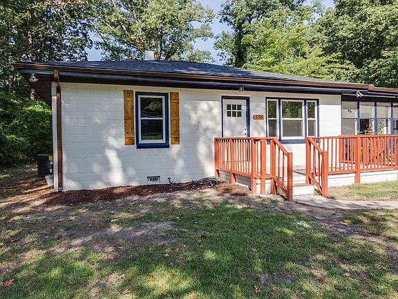 4th image of 556 Rose Ln