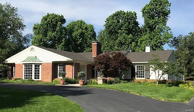 1st image of 30 Oak Park Dr