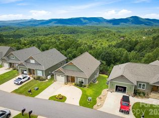 1386 River Club Rdg, Lenoir, NC 28645