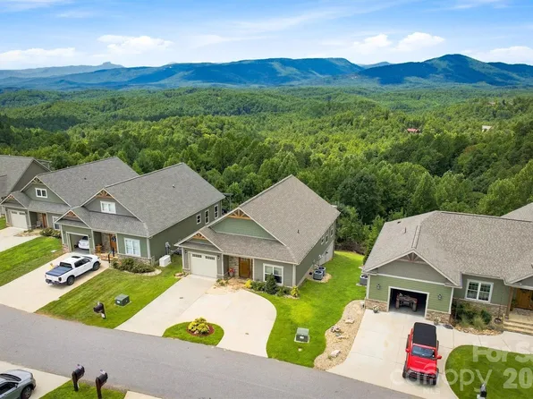 1386 River Club Rdg, Lenoir, NC 28645