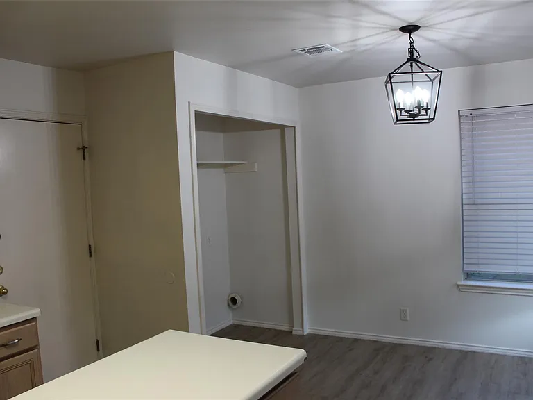 810 Minturn Ln — Photo 13