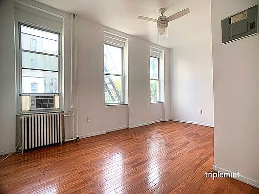 4th image of 327 E 116th St #3A