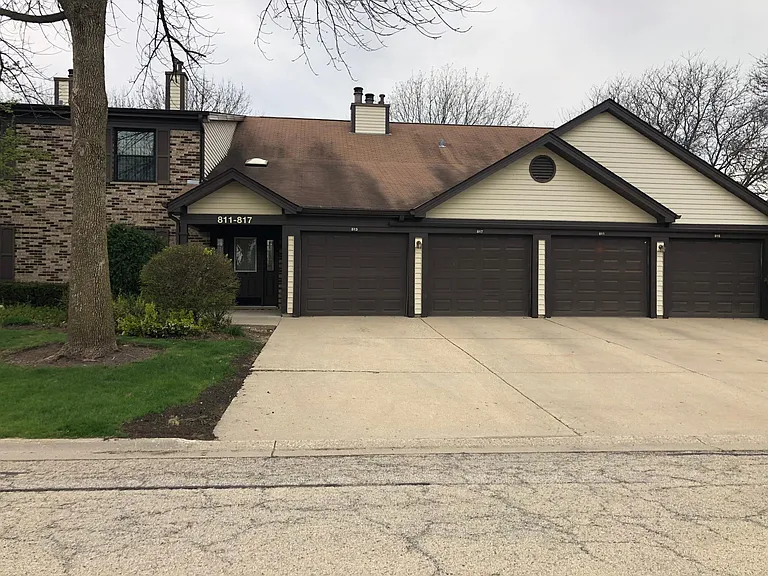 811 Stradford Cir — Photo 11