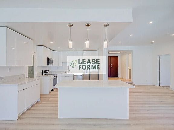 5th image of 449 S Le Doux Rd #202