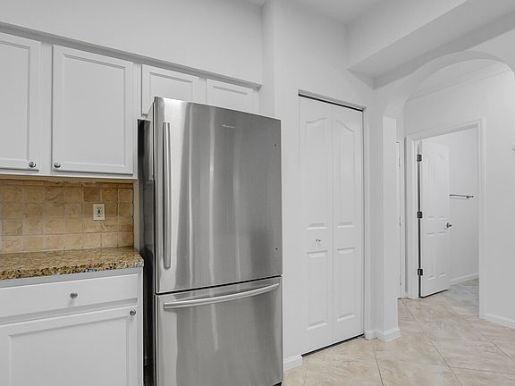 3rd image of 826 Dakota Dr #105-1-1