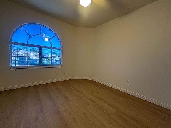 5th image of 16 Rising Sun Ct