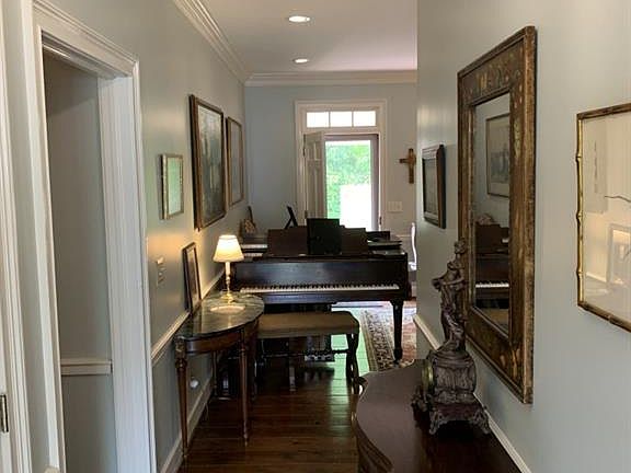 4th image of 420 Chowning Pl