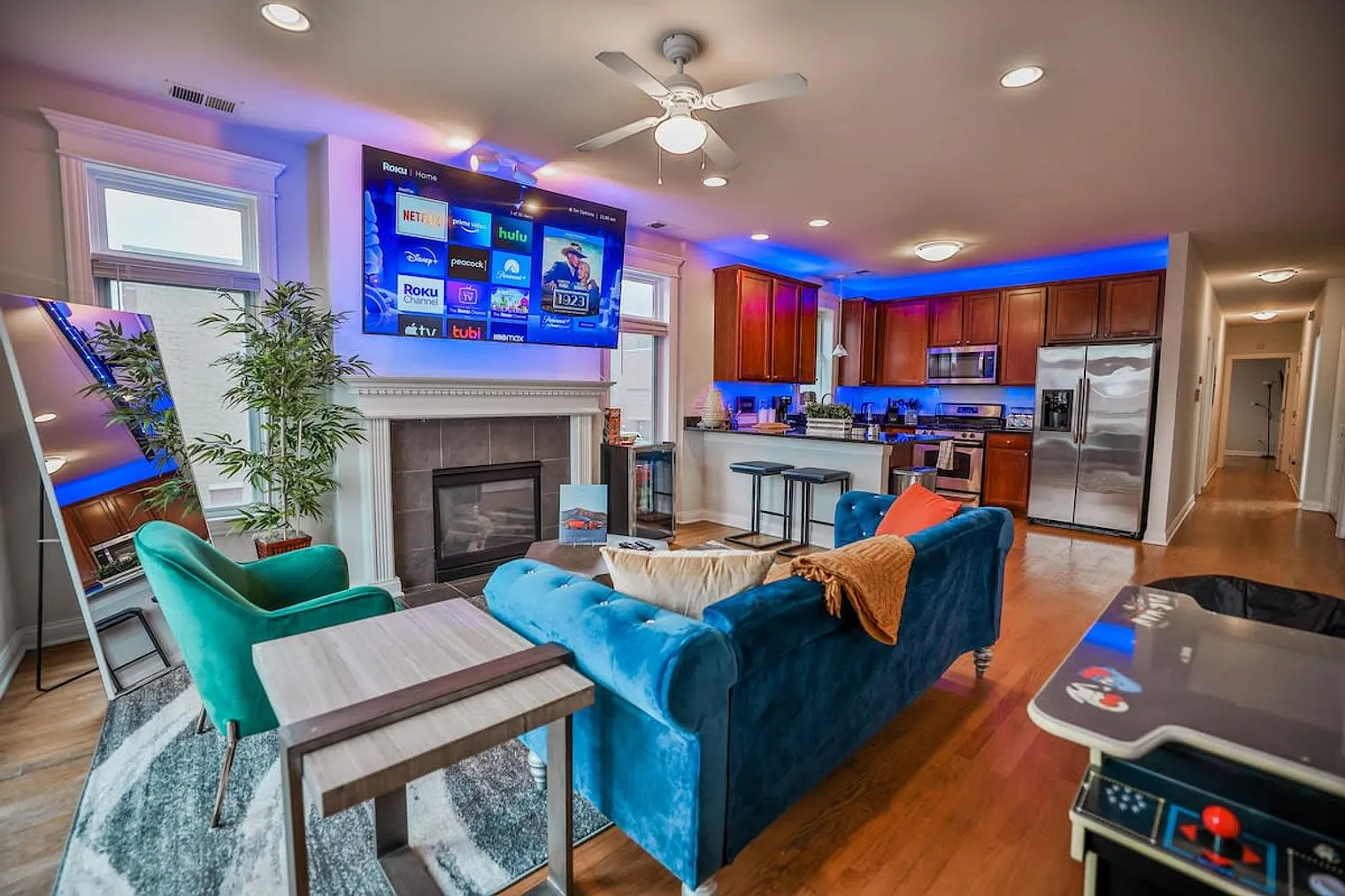 3 bed, 2.0 bath, 1194 sqft, $5,385 — Photo 3