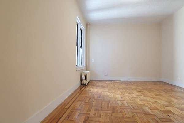 2nd image of 501 W 184th St APT 3D