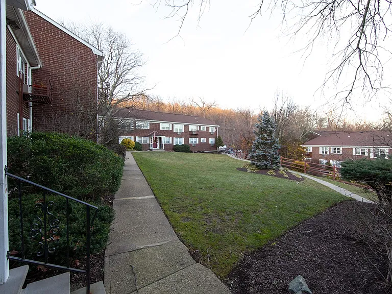 100 Pierson Miller Dr #F22 — Photo 11