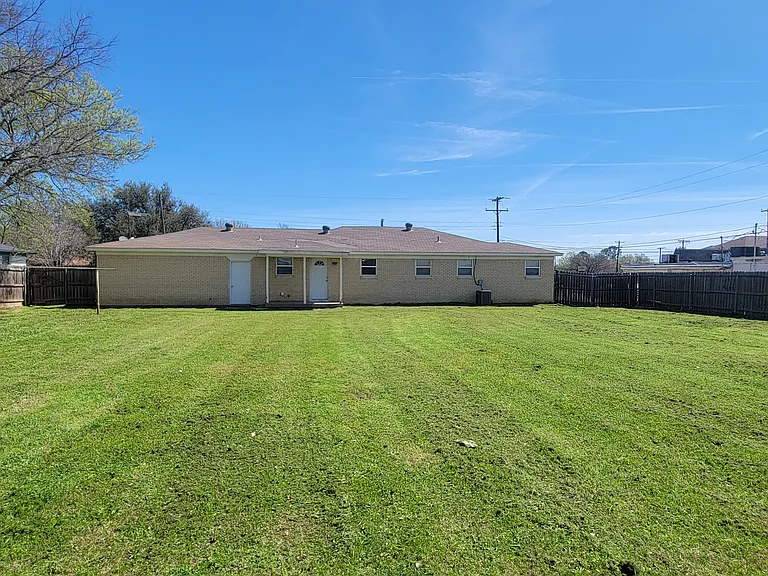 1305 Yates Dr — Photo 38