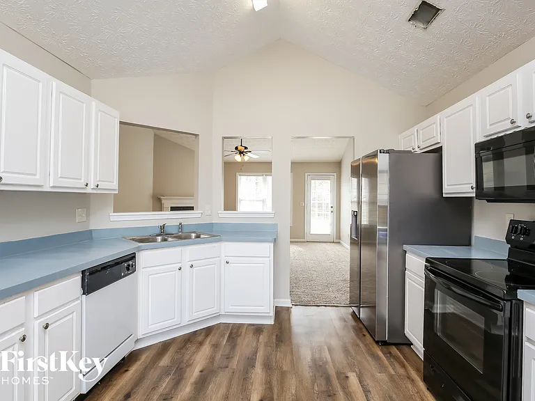 445 Windsor Brook Ln — Photo 6