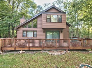 153 Livingston Ln, Gouldsboro, PA 18424