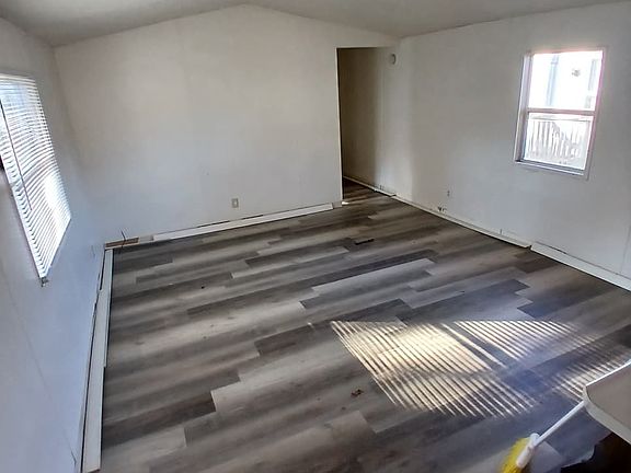 5th image of 905 W 37th Ave #3