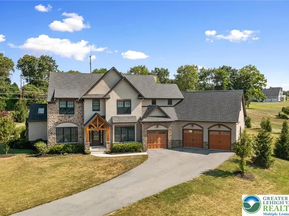 2865 Valley Rd N, Orefield, PA 18069