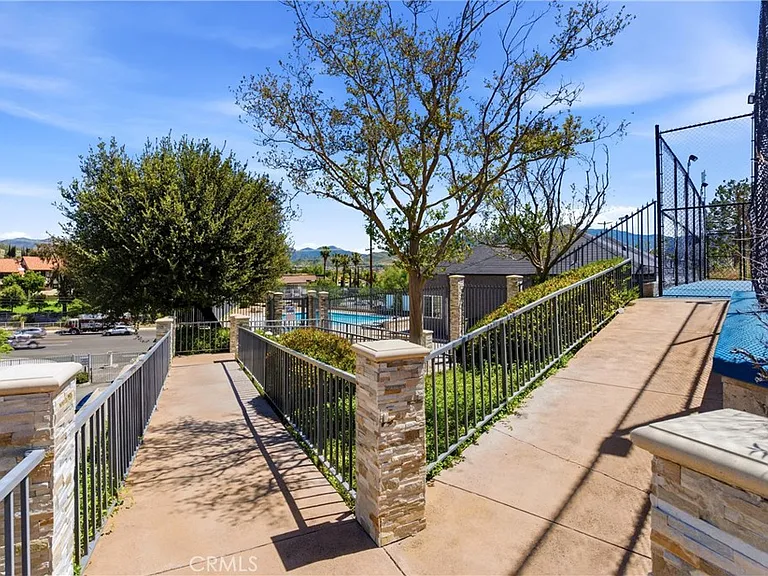 18209 Sierra Hwy #30 — Photo 40