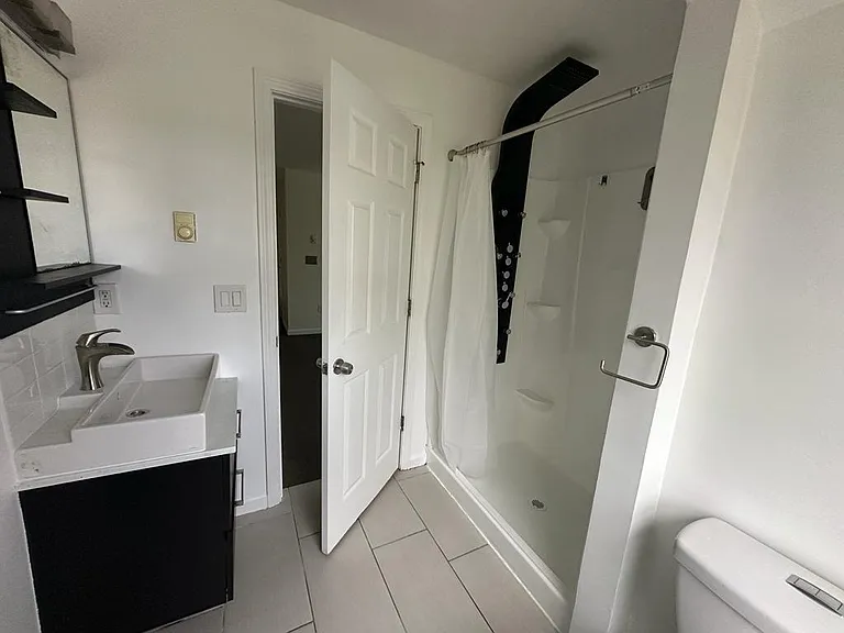 18 Hazel St — Photo 8
