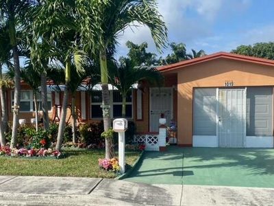 1015 N Rock Island Road, Margate, FL, 33063