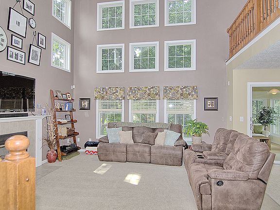 4th image of 6657 Hermitage Dr