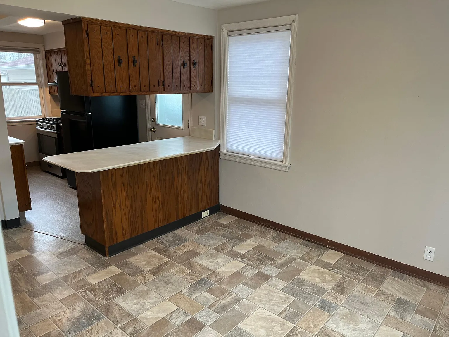 3 bed, 1413 sqft, $1,800 — Photo 4