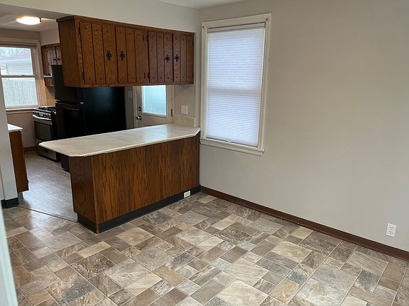 4th image of 2801 Ashland Ave
