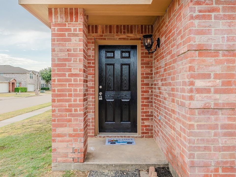 1st image of 9216 Garden Springs Dr