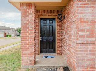 9216 Garden Springs Dr, Fort Worth, TX 76123